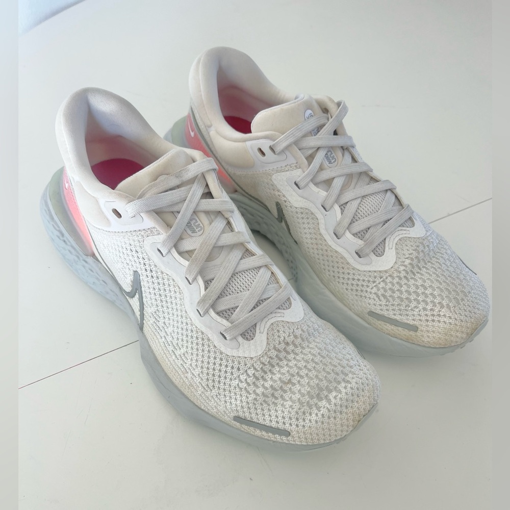 Nike ZoomX Invincible Run Flyknit‎ White Athletic Running Shoes Men's Size 10.5